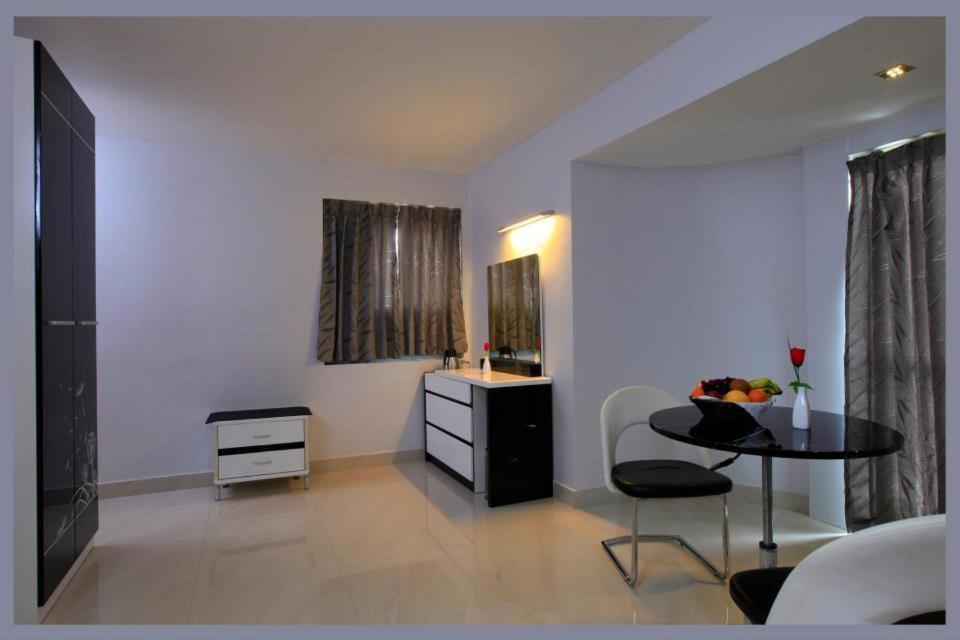 Super Townhouse Malabar Illam Hotel Kochi Ngoại thất bức ảnh