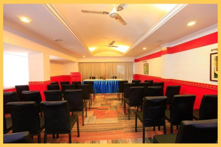 Super Townhouse Malabar Illam Hotel Kochi Ngoại thất bức ảnh